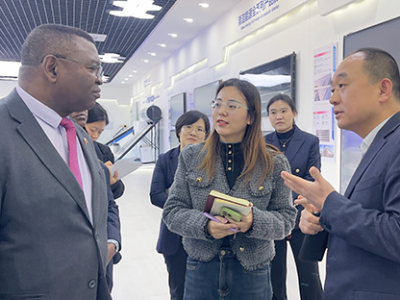 Zambian Ambassador Visited SOLETKS Group to Discuss the Prospect of Solar New Energy Cooperation