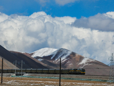 Qinghai–Tibet Railway Deploys Solar De-Icing to Safeguard Culverts and Subgrade